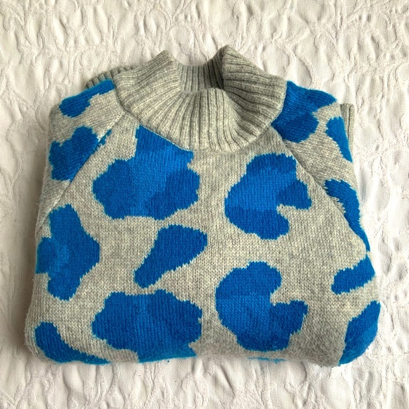 H&M Cozy Blue Leopard Sweater 💙 🐆 - Picture 3 of 9